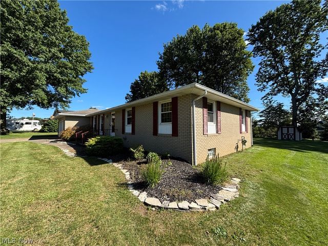 2014 Hillocke Street, Louisville, OH 44641