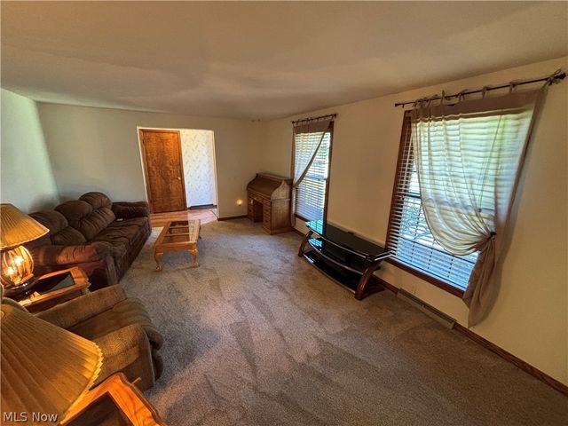 2014 Hillocke Street, Louisville, OH 44641