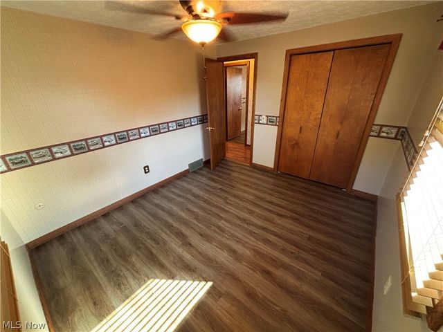 2014 Hillocke Street, Louisville, OH 44641