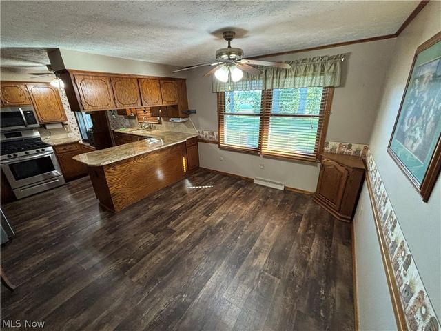 2014 Hillocke Street, Louisville, OH 44641