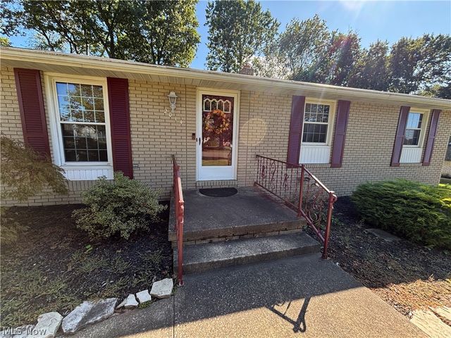 2014 Hillocke Street, Louisville, OH 44641