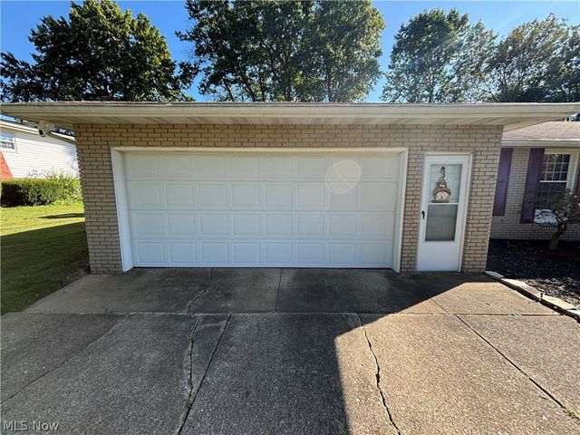 2014 Hillocke Street, Louisville, OH 44641