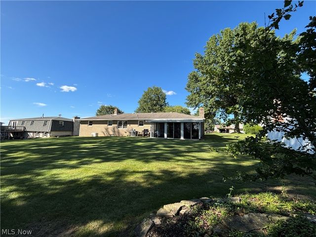 2014 Hillocke Street, Louisville, OH 44641