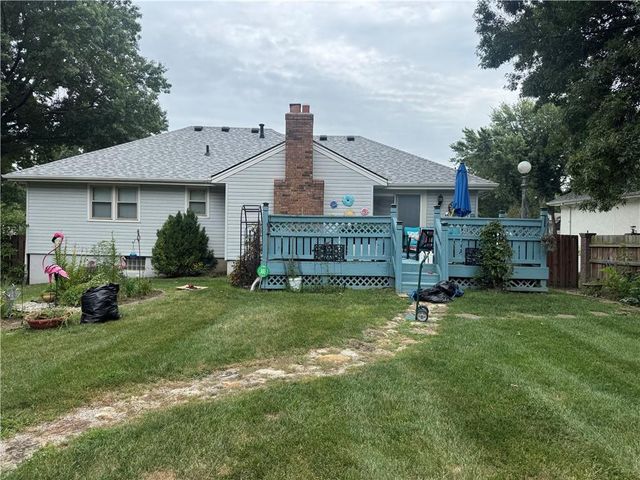 304 SE Colony Drive, Lee's Summit, MO 64063