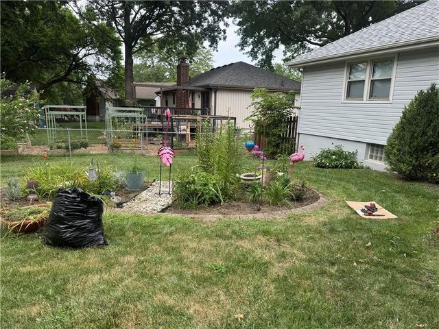 304 SE Colony Drive, Lee's Summit, MO 64063