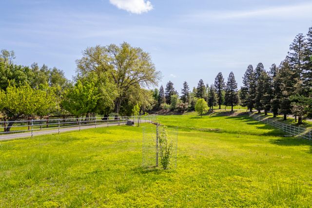 22425 Brent Road, Red Bluff, CA 96080