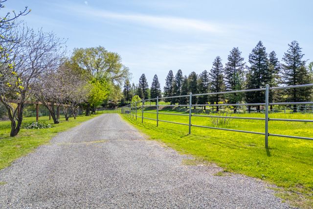 22425 Brent Road, Red Bluff, CA 96080