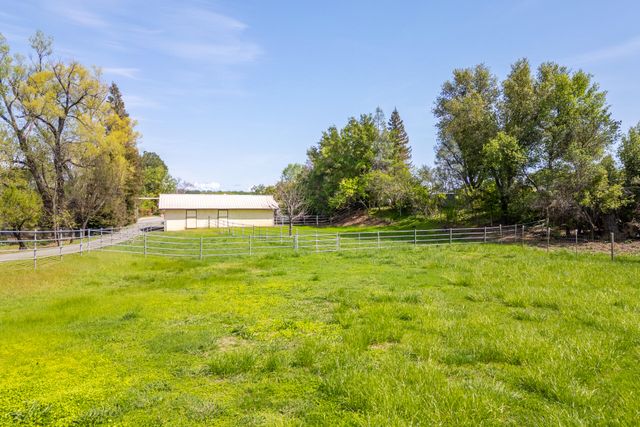 22425 Brent Road, Red Bluff, CA 96080