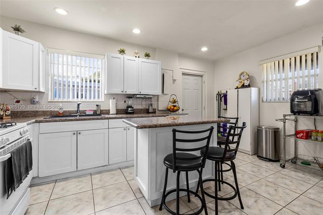 11845 SW 203rd Ter, Miami, FL 33177