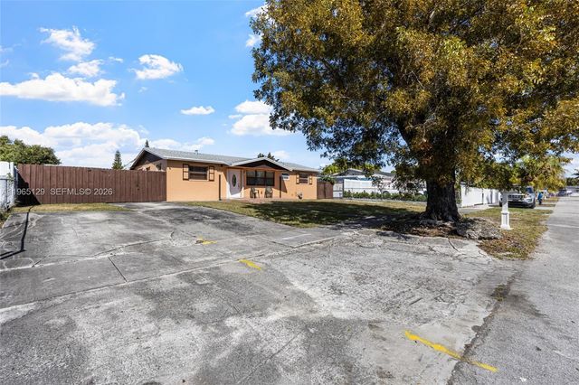 11845 SW 203rd Ter, Miami, FL 33177