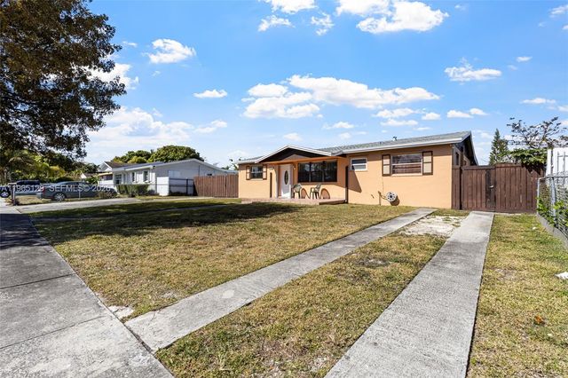 11845 SW 203rd Ter, Miami, FL 33177