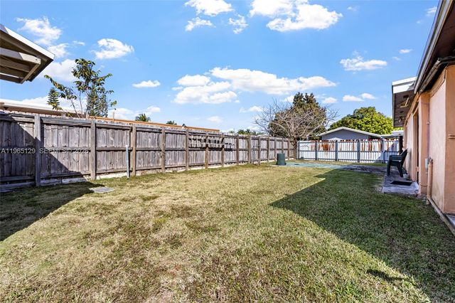 11845 SW 203rd Ter, Miami, FL 33177