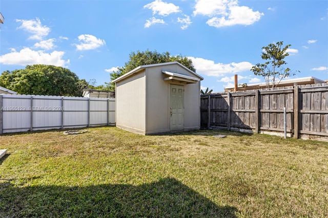 11845 SW 203rd Ter, Miami, FL 33177