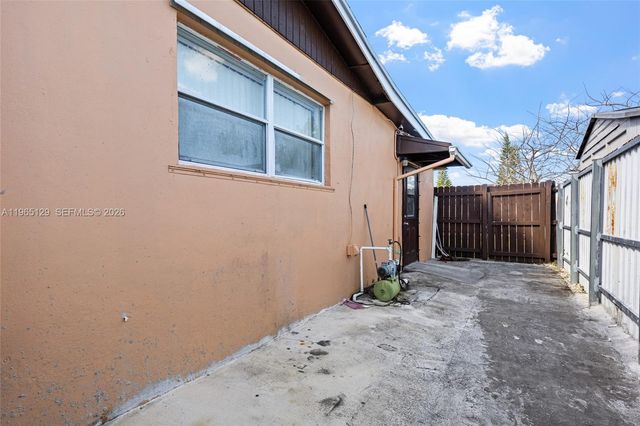 11845 SW 203rd Ter, Miami, FL 33177