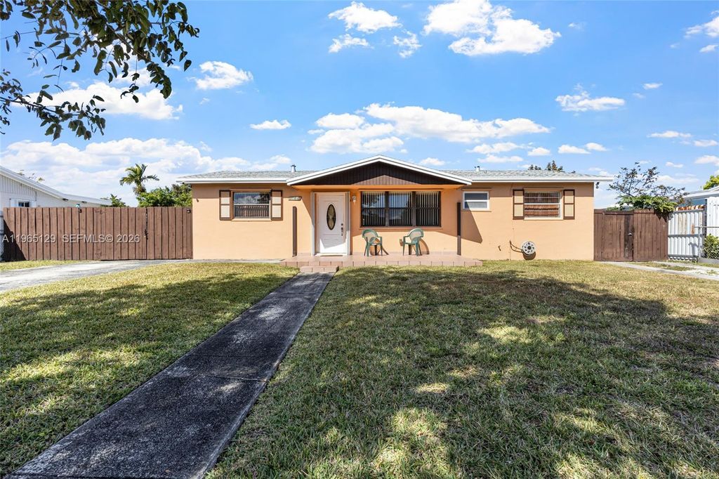 11845 SW 203rd Ter, Miami, FL 33177