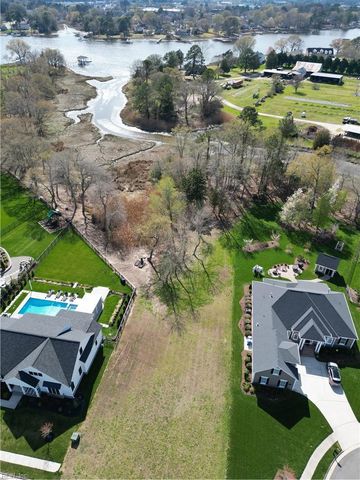 2832 Martins Point Way, Chesapeake, VA 23321