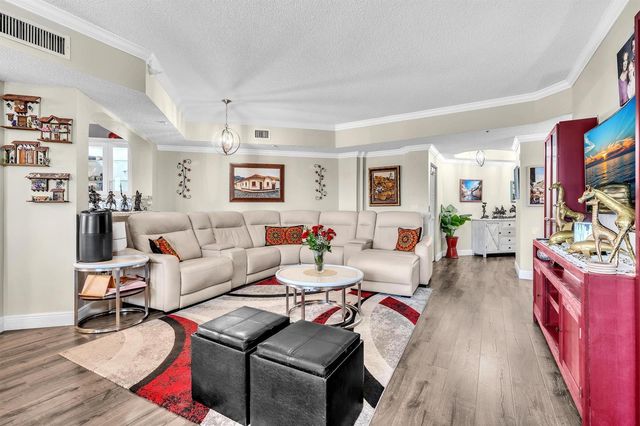 7647 Southampton Terrace 308, Tamarac, FL 33321