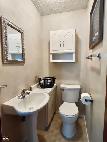 135 Bradford Place, New Whiteland, IN 46184
