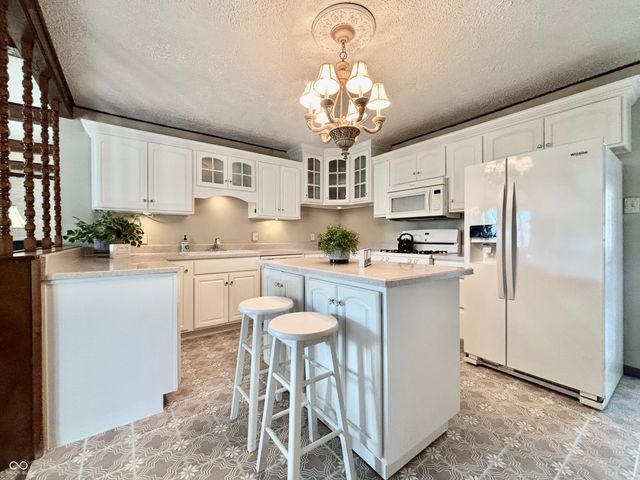 135 Bradford Place, New Whiteland, IN 46184
