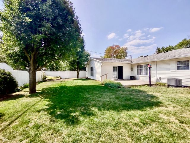 135 Bradford Place, New Whiteland, IN 46184
