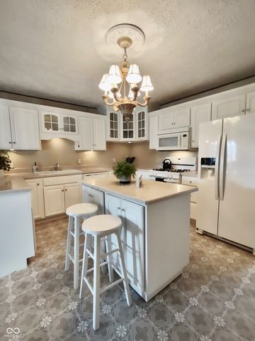 135 Bradford Place, New Whiteland, IN 46184