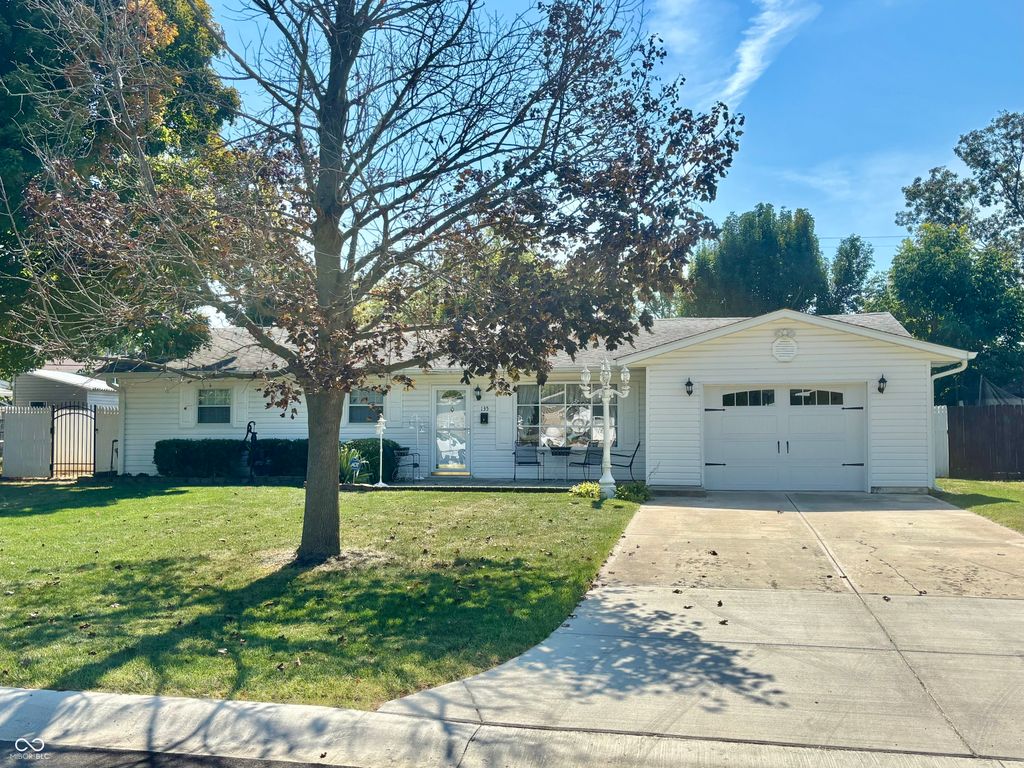 135 Bradford Place, New Whiteland, IN 46184