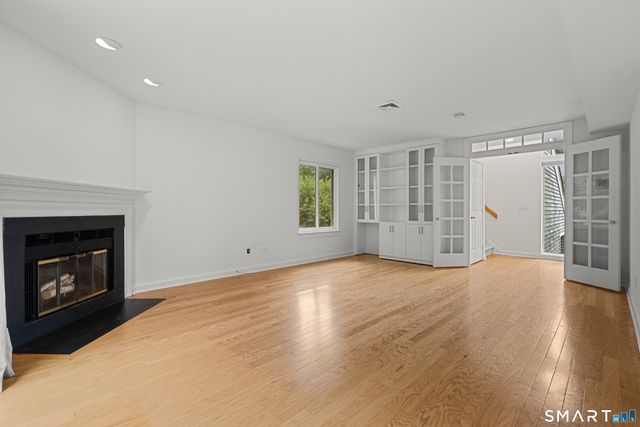 13 Glen Ridge 13, Wilton, CT 06897