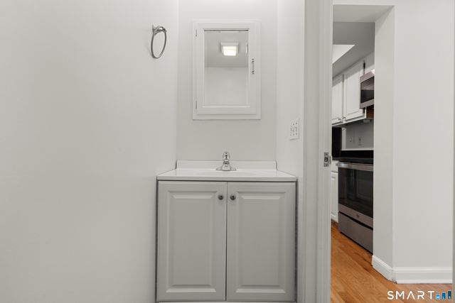 13 Glen Ridge 13, Wilton, CT 06897