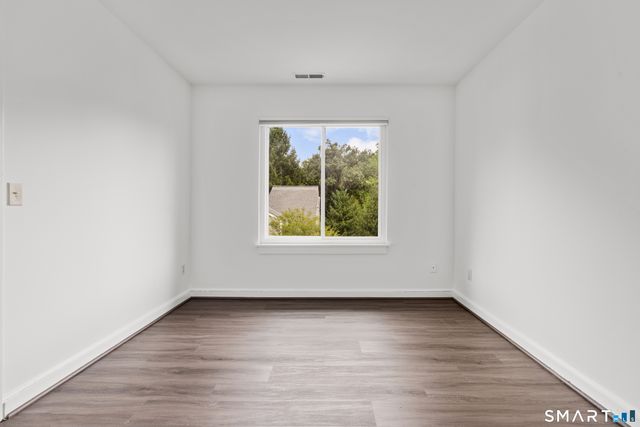13 Glen Ridge 13, Wilton, CT 06897