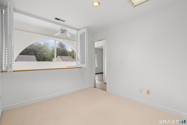 13 Glen Ridge 13, Wilton, CT 06897