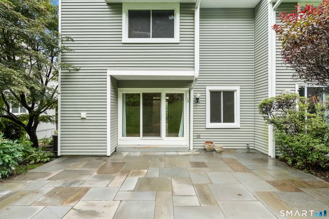 13 Glen Ridge 13, Wilton, CT 06897
