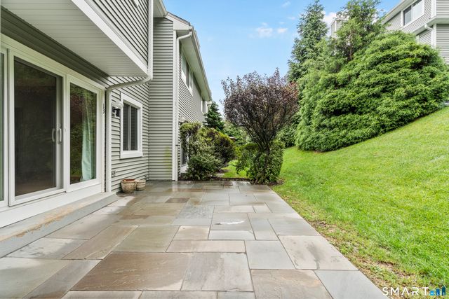 13 Glen Ridge 13, Wilton, CT 06897