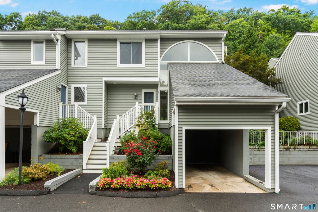 13 Glen Ridge 13, Wilton, CT 06897