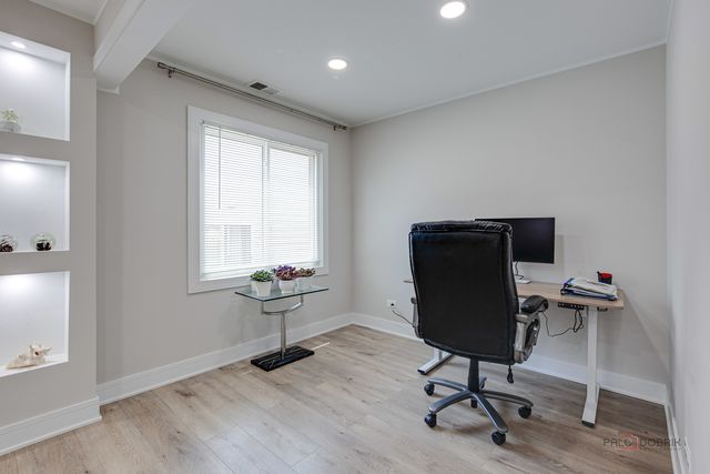 5190 Chambers Drive, Hoffman Estates, IL 60010