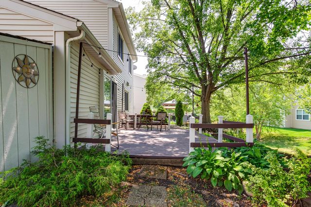 5190 Chambers Drive, Hoffman Estates, IL 60010