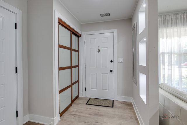 5190 Chambers Drive, Hoffman Estates, IL 60010