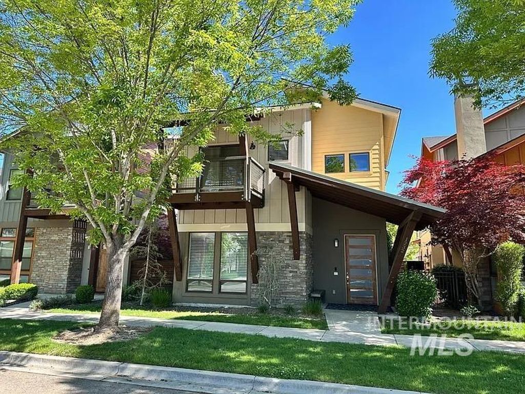 1232 E Lone Shore Dr, Eagle, ID 83616 photo 1