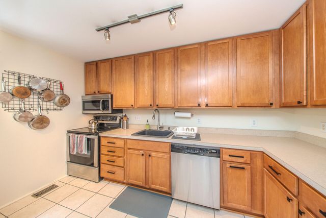 1795 Hideaway Lane, Ann Arbor, MI 48105