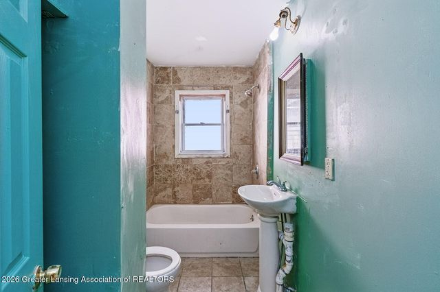 819 Larned Street, Lansing, MI 48912