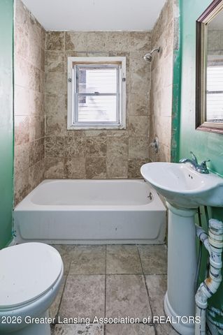 819 Larned Street, Lansing, MI 48912