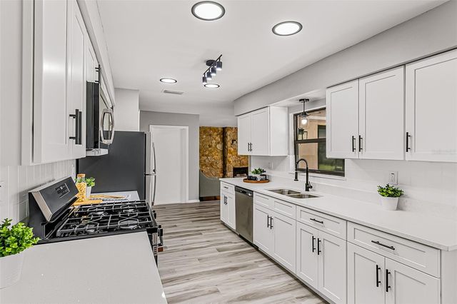 150 LAKE DESTINY TRAIL, Altamonte Springs, FL 32714