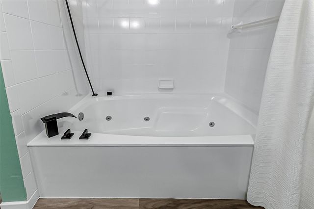 150 LAKE DESTINY TRAIL, Altamonte Springs, FL 32714