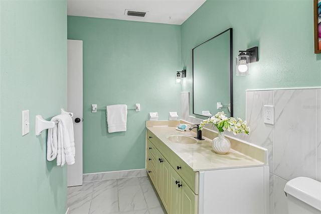 150 LAKE DESTINY TRAIL, Altamonte Springs, FL 32714