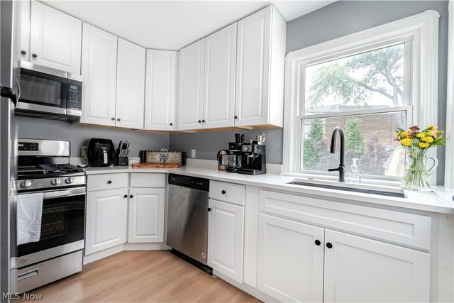 14707 Delaware Avenue, Lakewood, OH 44107