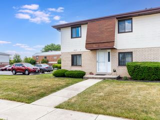 8429 162nd Place 3, Tinley Park, IL 60487