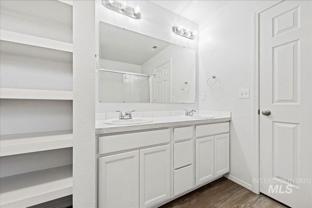 583 E Ronda St, Kuna, ID 83634