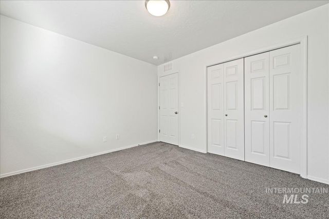 583 E Ronda St, Kuna, ID 83634