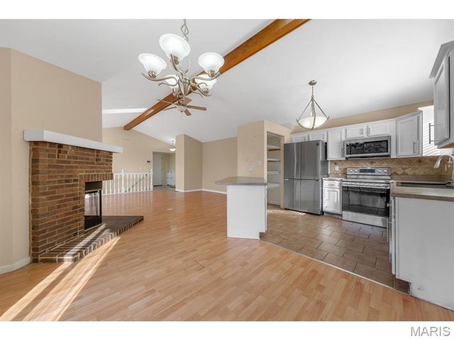 14314 Riverfront Drive, Florissant, MO 63034