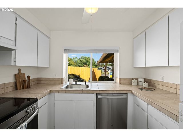 21532 Sw PEGGY Ct, Beaverton, OR 97003