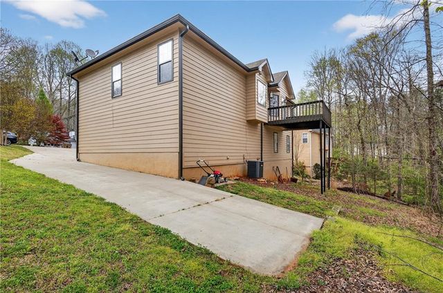 5423 Sugar Mill Drive, Flowery Branch, GA 30542